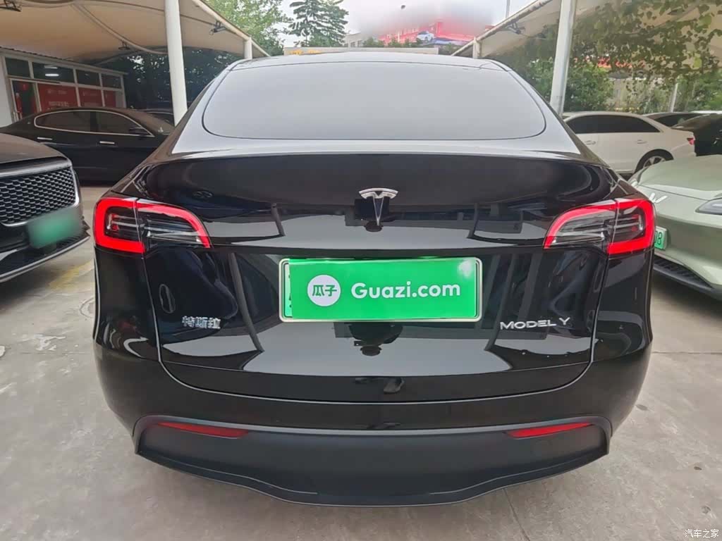 Tesla Model Y, 2022 4