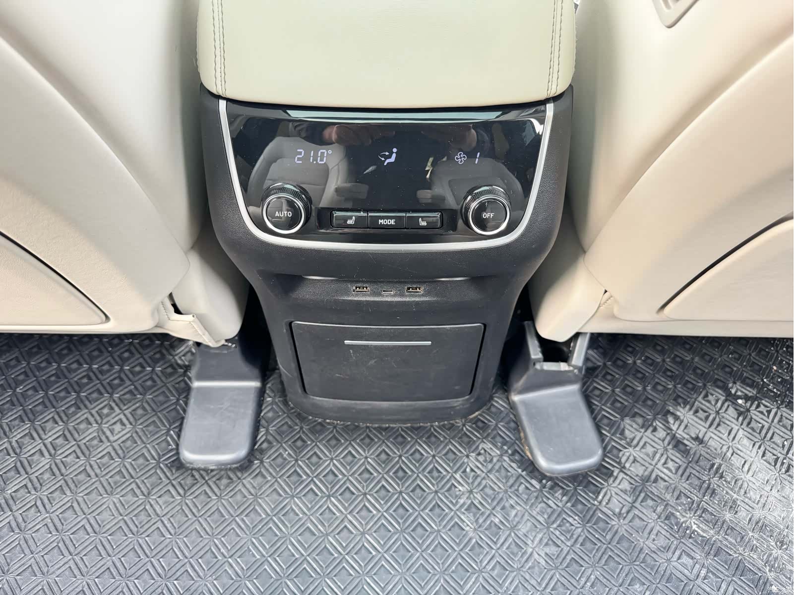 Li Auto ONE, 2021 15