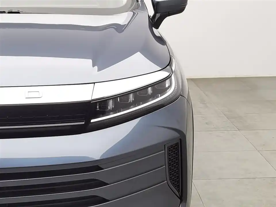 Exeed Chasing the wind