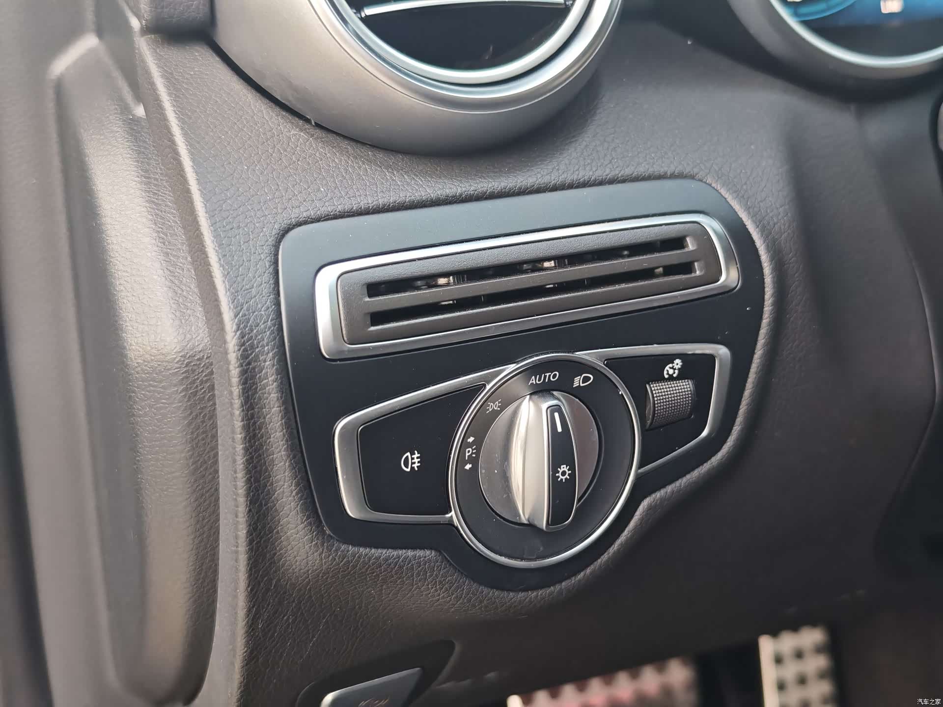 Mercedes-Benz C-Class, 2023 17