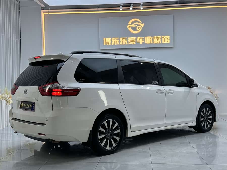 Toyota SIENNA 2020, фото 10
