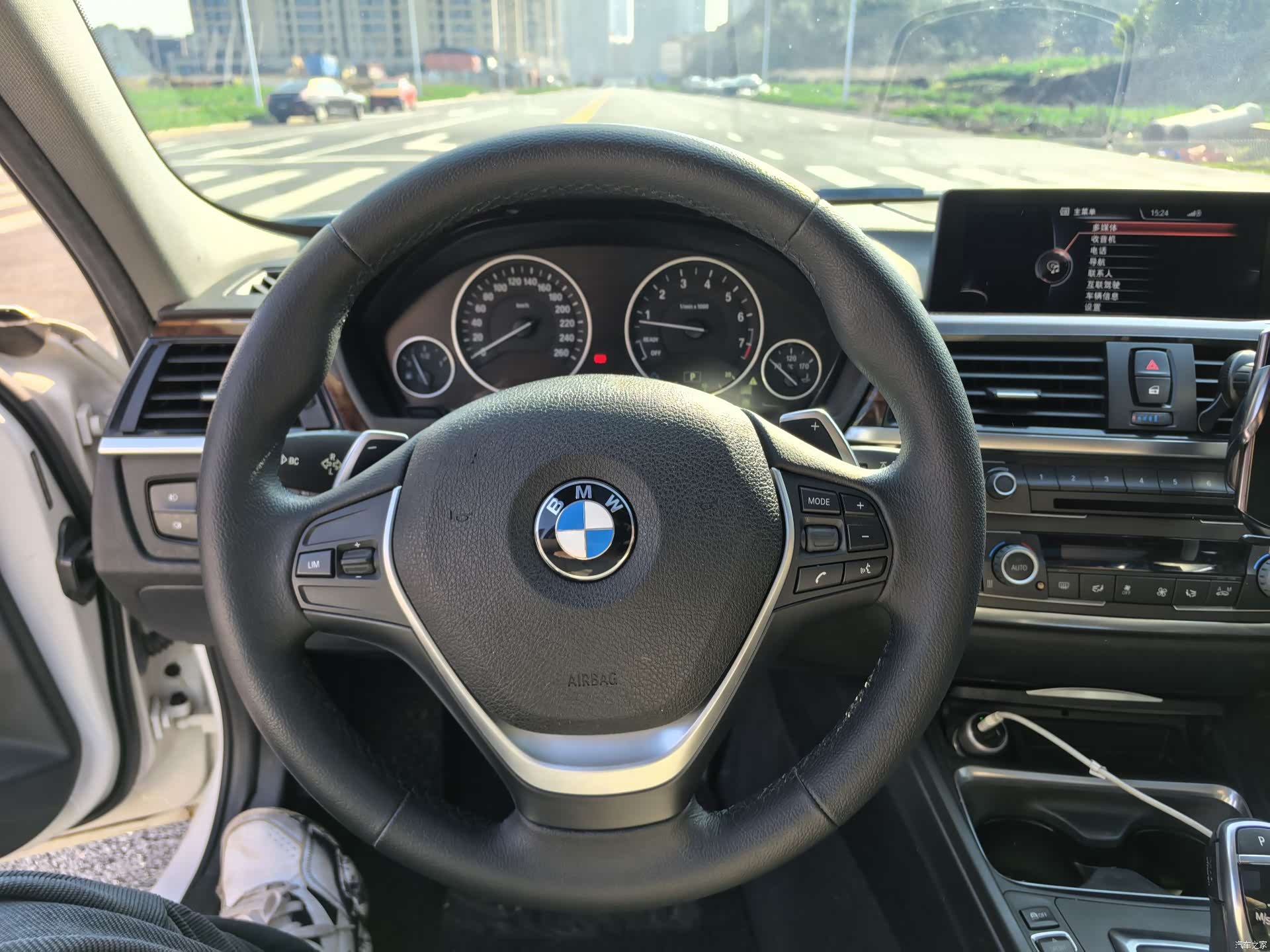 BMW 3 Series, 2015 13
