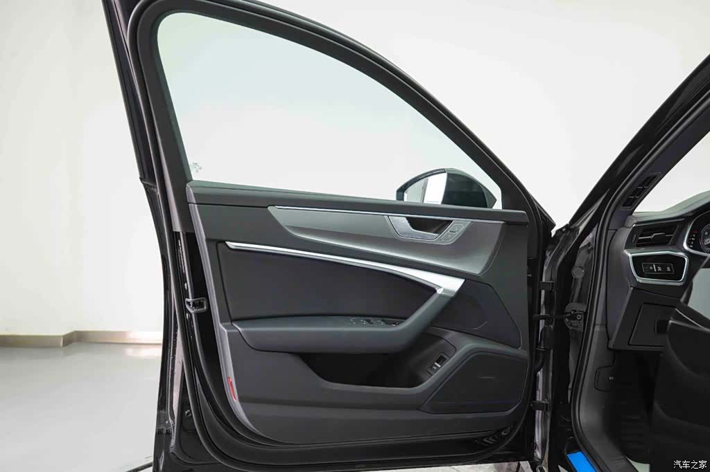 Audi A6L, 2026 7