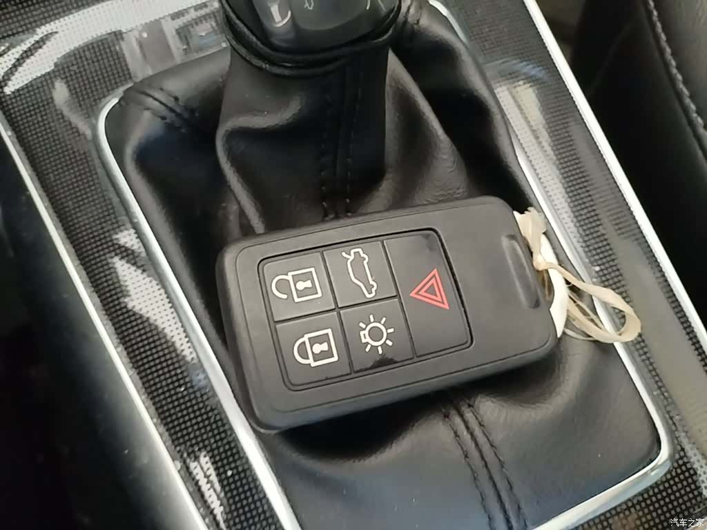 Volvo V40, 2018 9