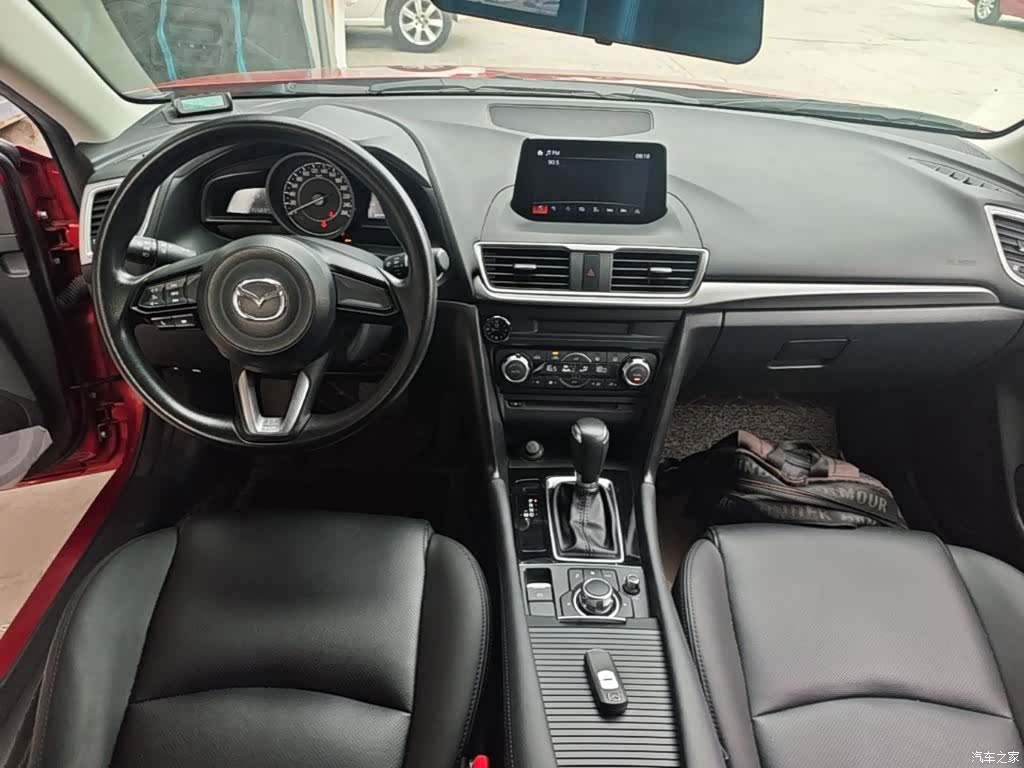 Mazda Mazda3, 2018 10