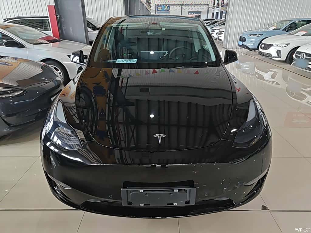 Tesla Model Y, 2021 3