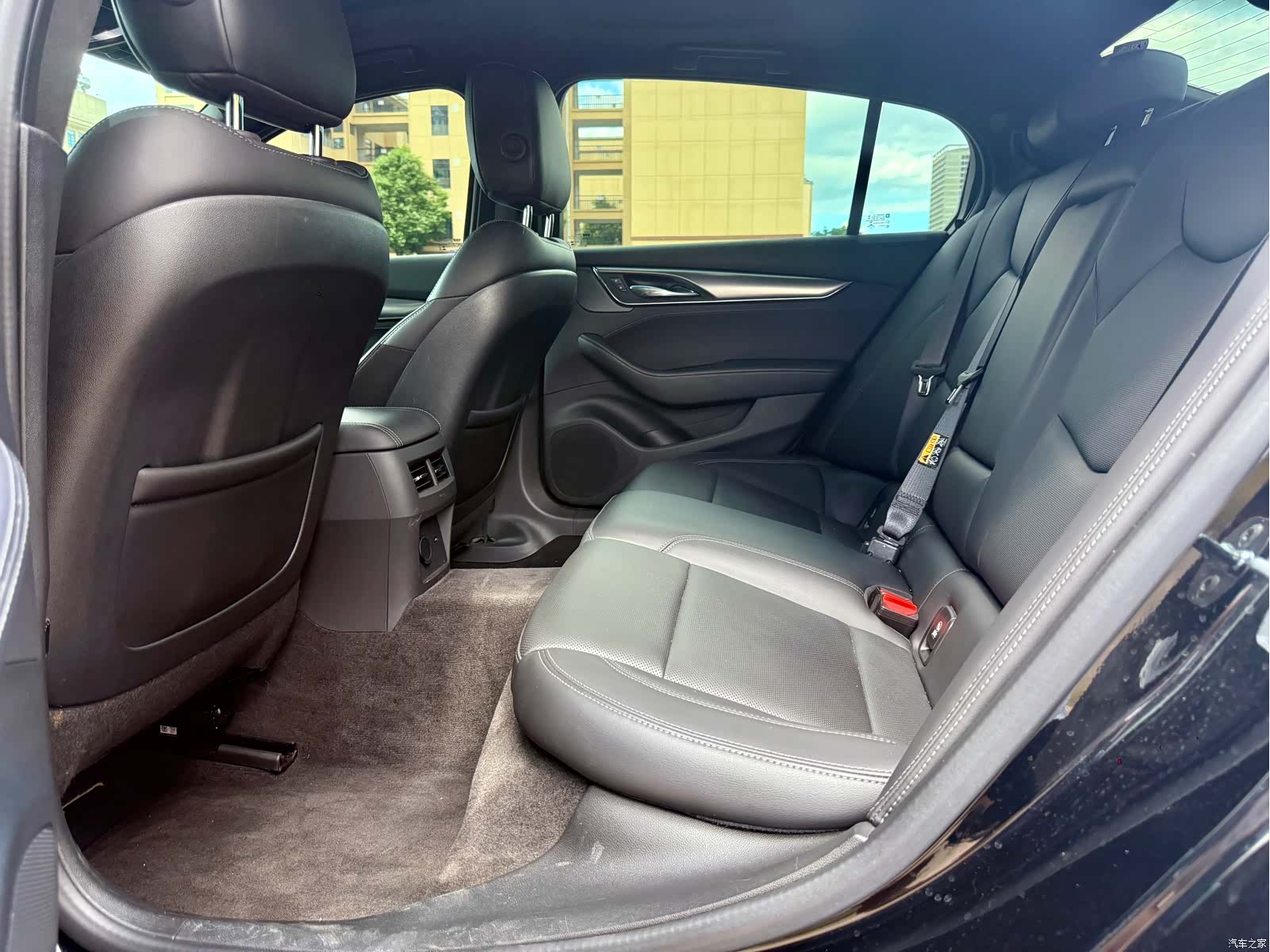 Cadillac CT5, 2025 все фото