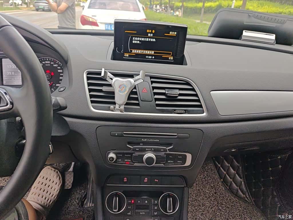 Audi Q3, 2018 10