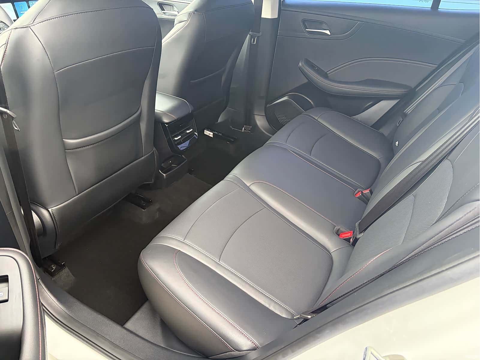 Roewe i5, 2025 9