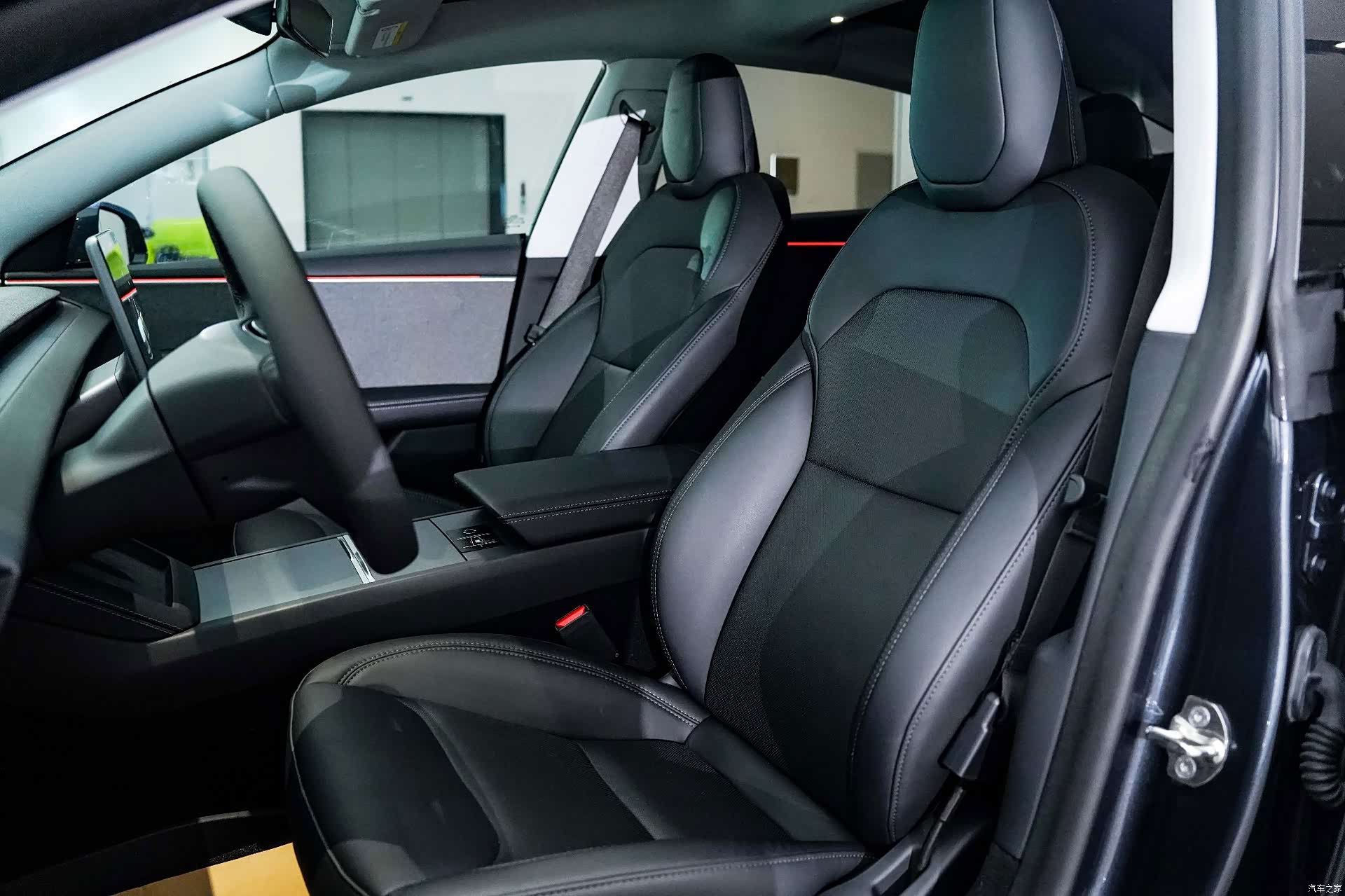 Tesla Model 3, 2024 все фото