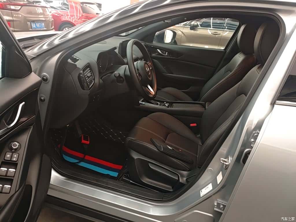 Mazda CX-4, 2022 16