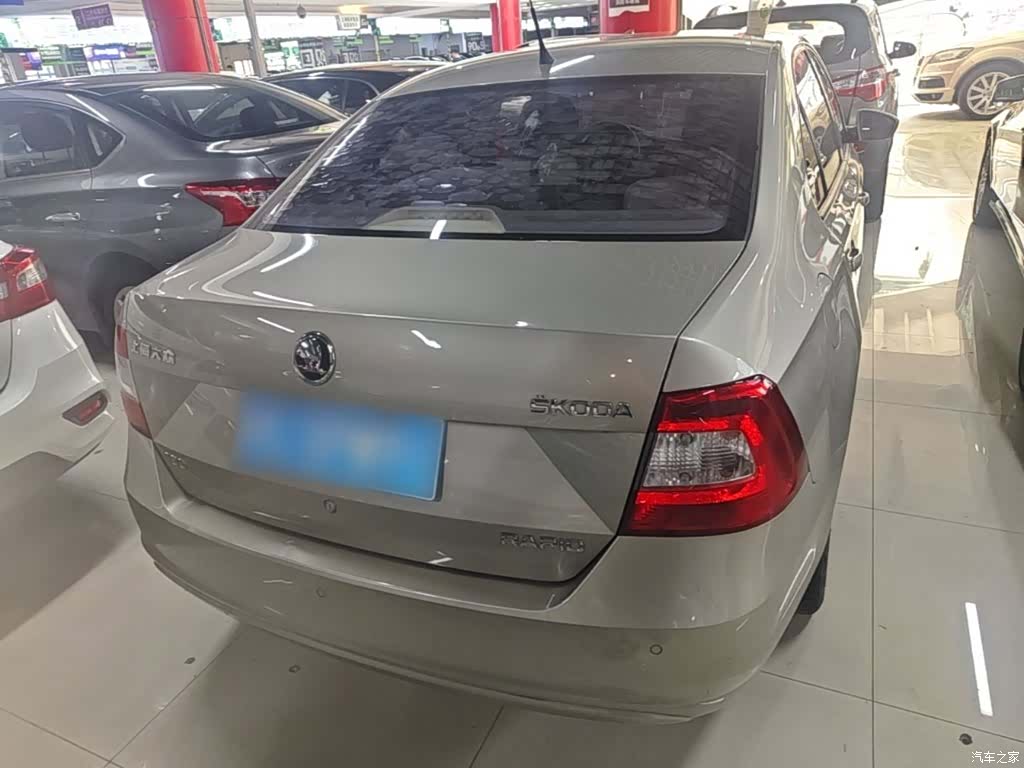 Skoda Rapid, 2016 6