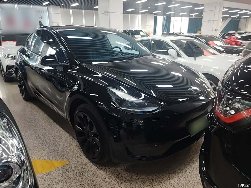 Tesla Model Y, 2023 4