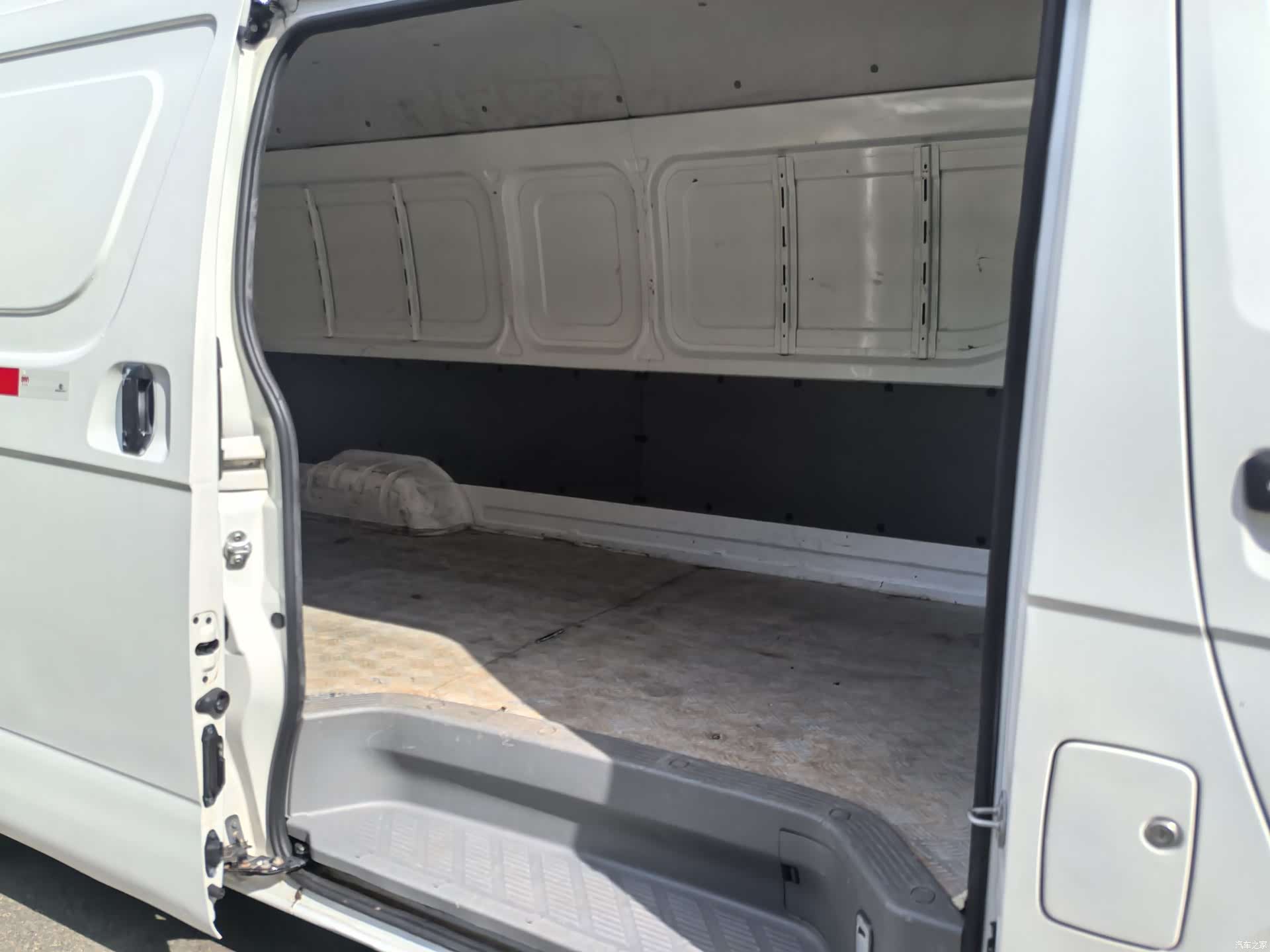 Geely E6, 2022 9