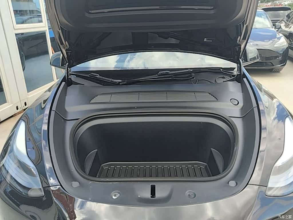 Tesla Model Y, 2023 20