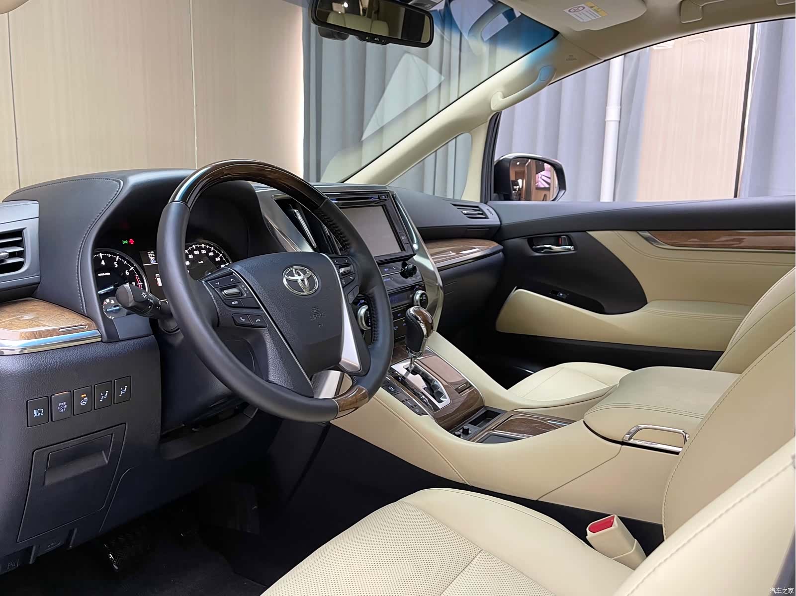 Toyota Alphard, 2018 13