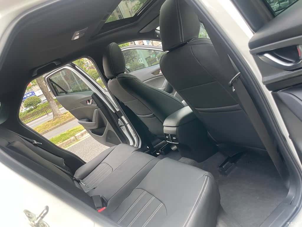 Mazda CX-4, 2023 10
