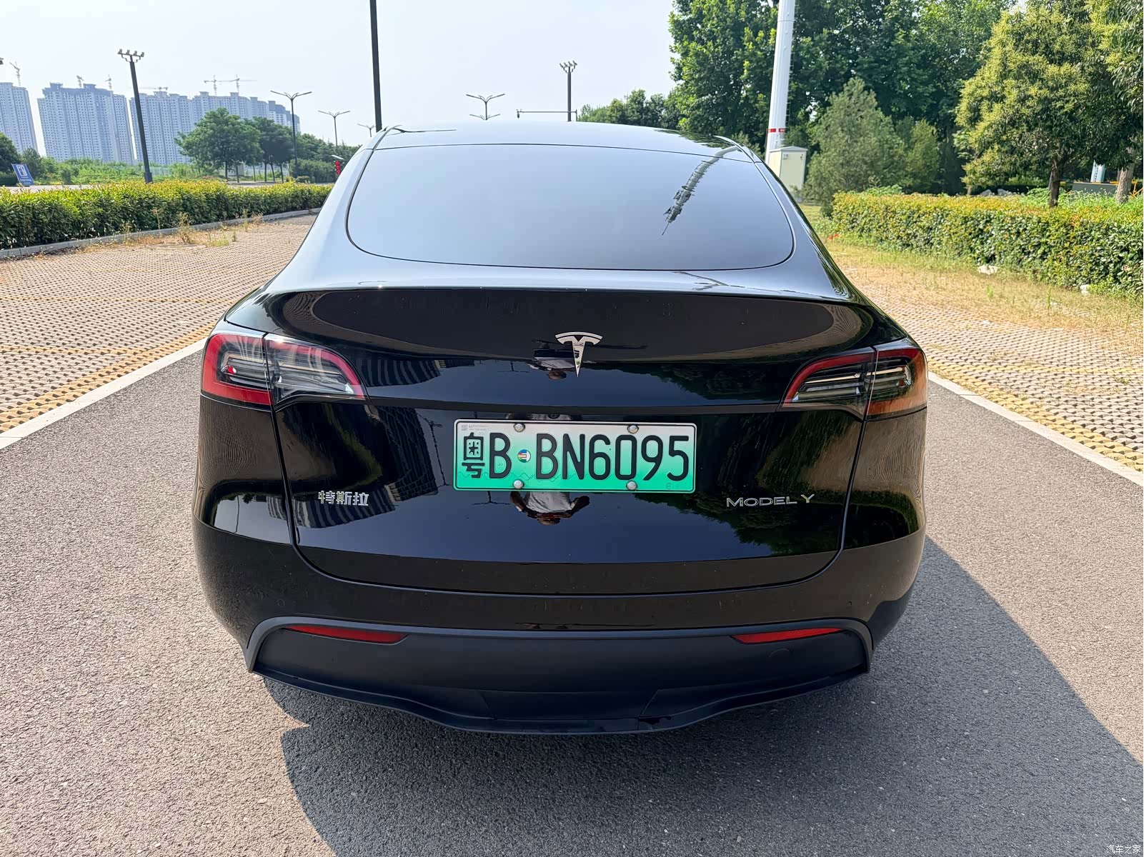 Tesla Model Y, 2023 9