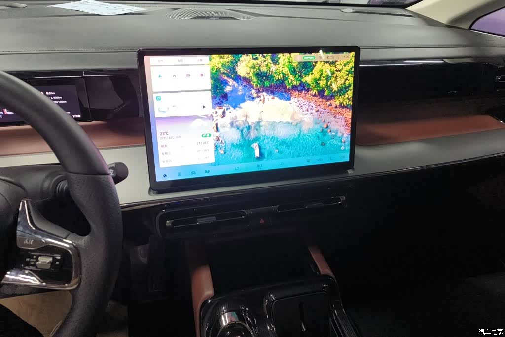 Trumpchi E8, 2025 13