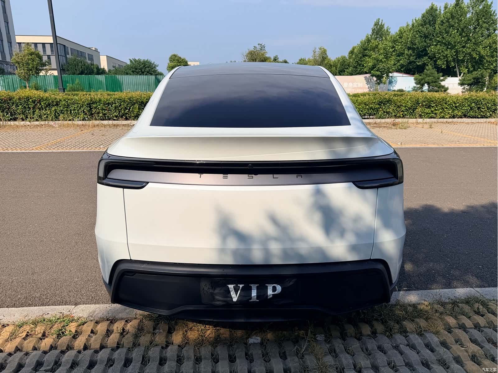 Tesla Model Y, 2026 9