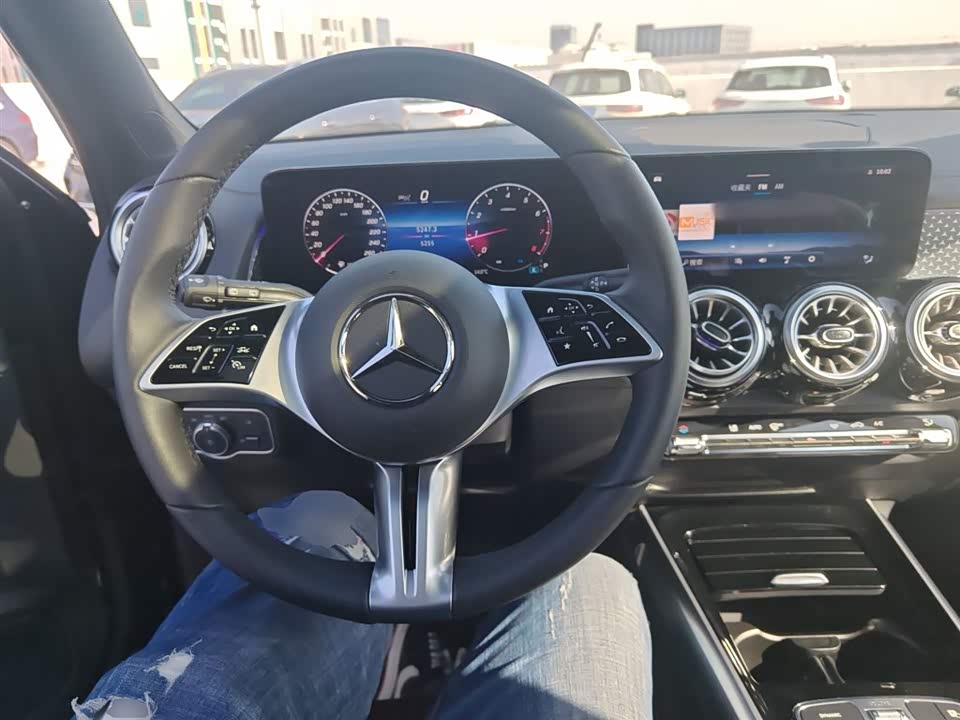 Mercedes-Benz GLB