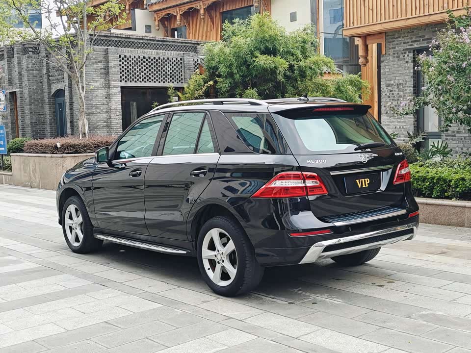 Mercedes-Benz M class