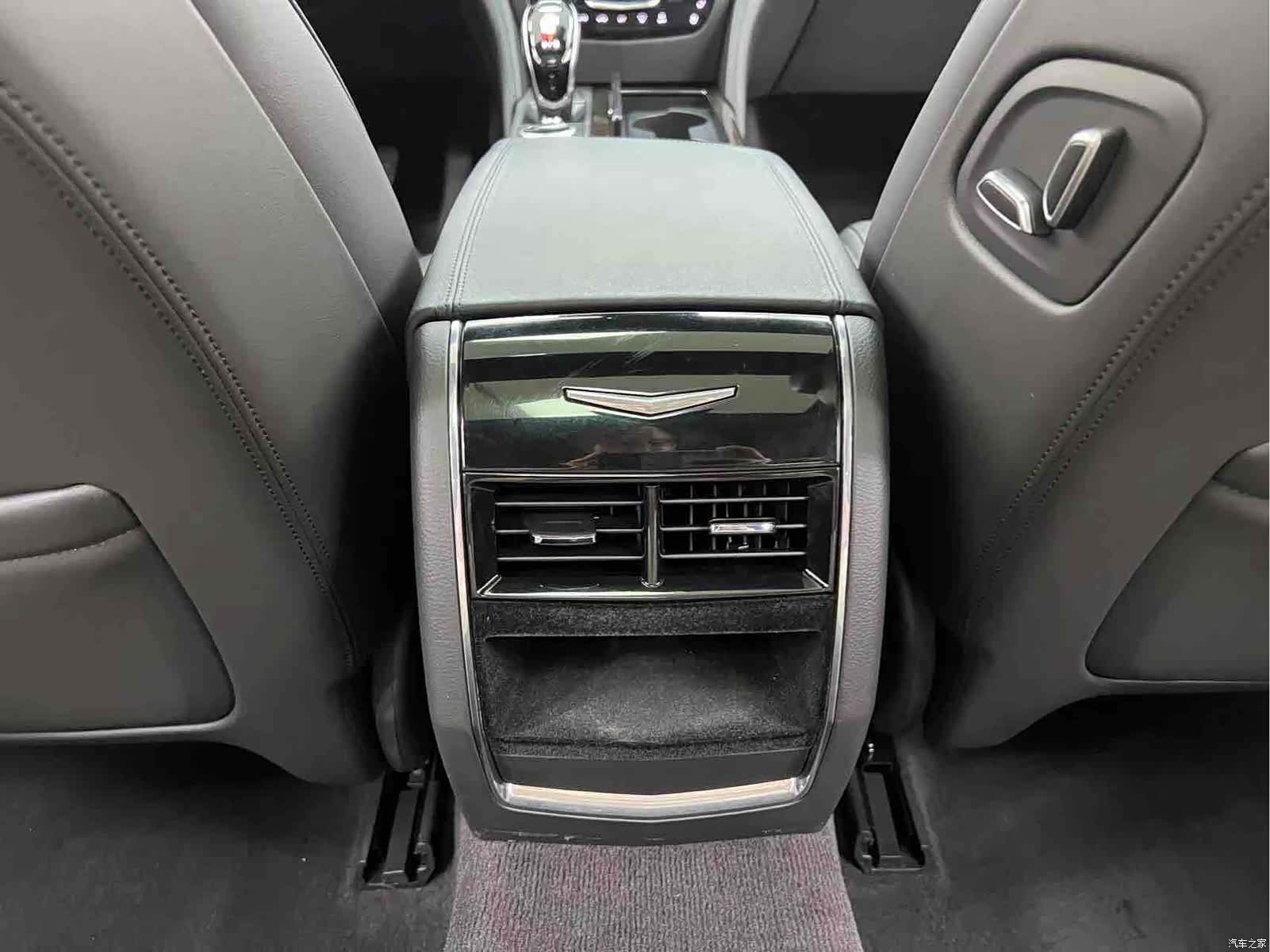 Cadillac CT6, 2021 13