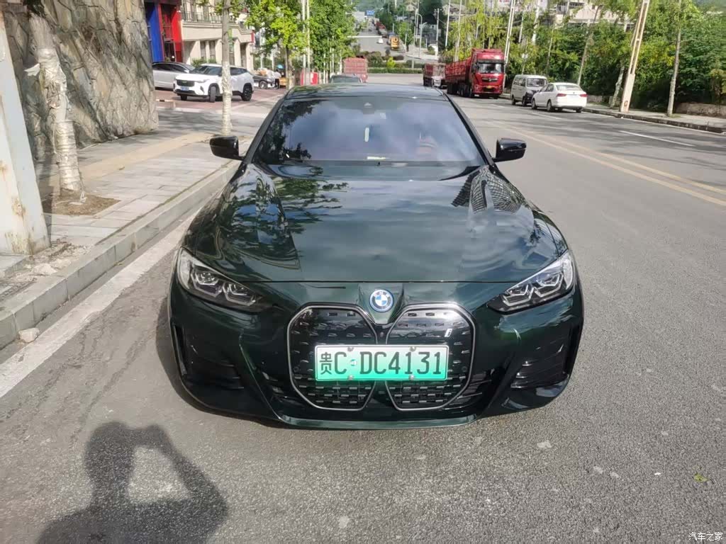 BMW i4, 2023 3