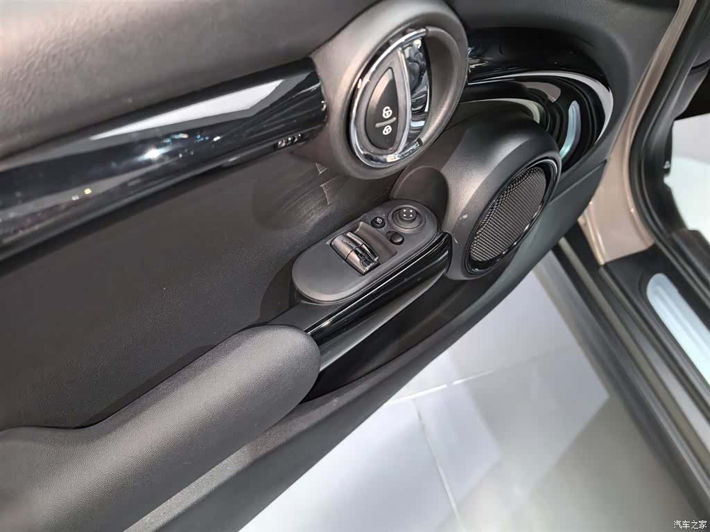 Mini Cooper, 2023 15