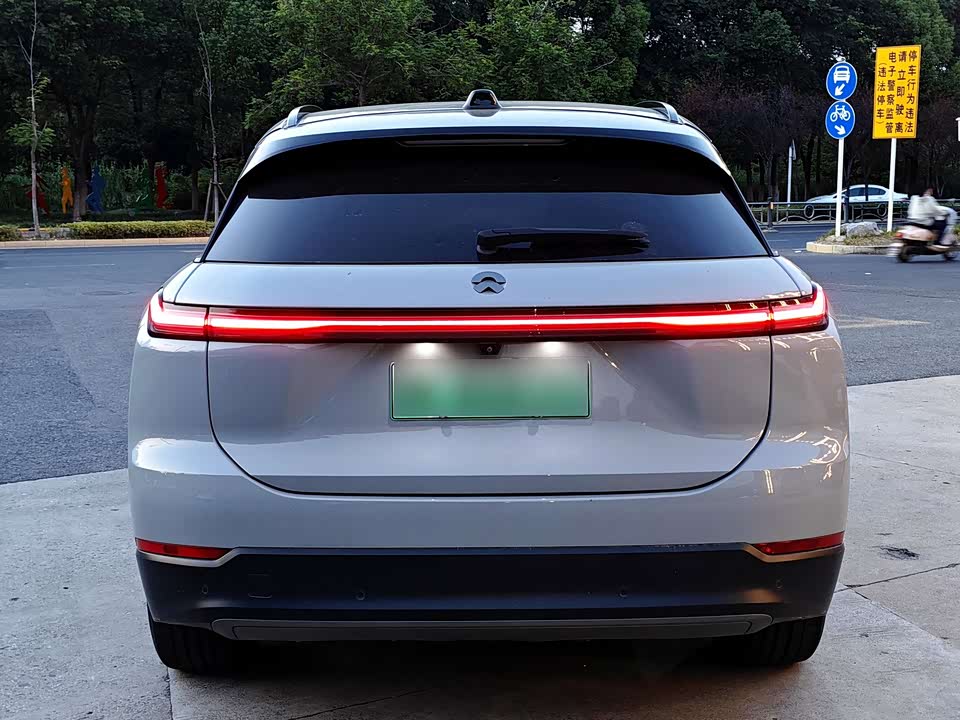 NIO ES7