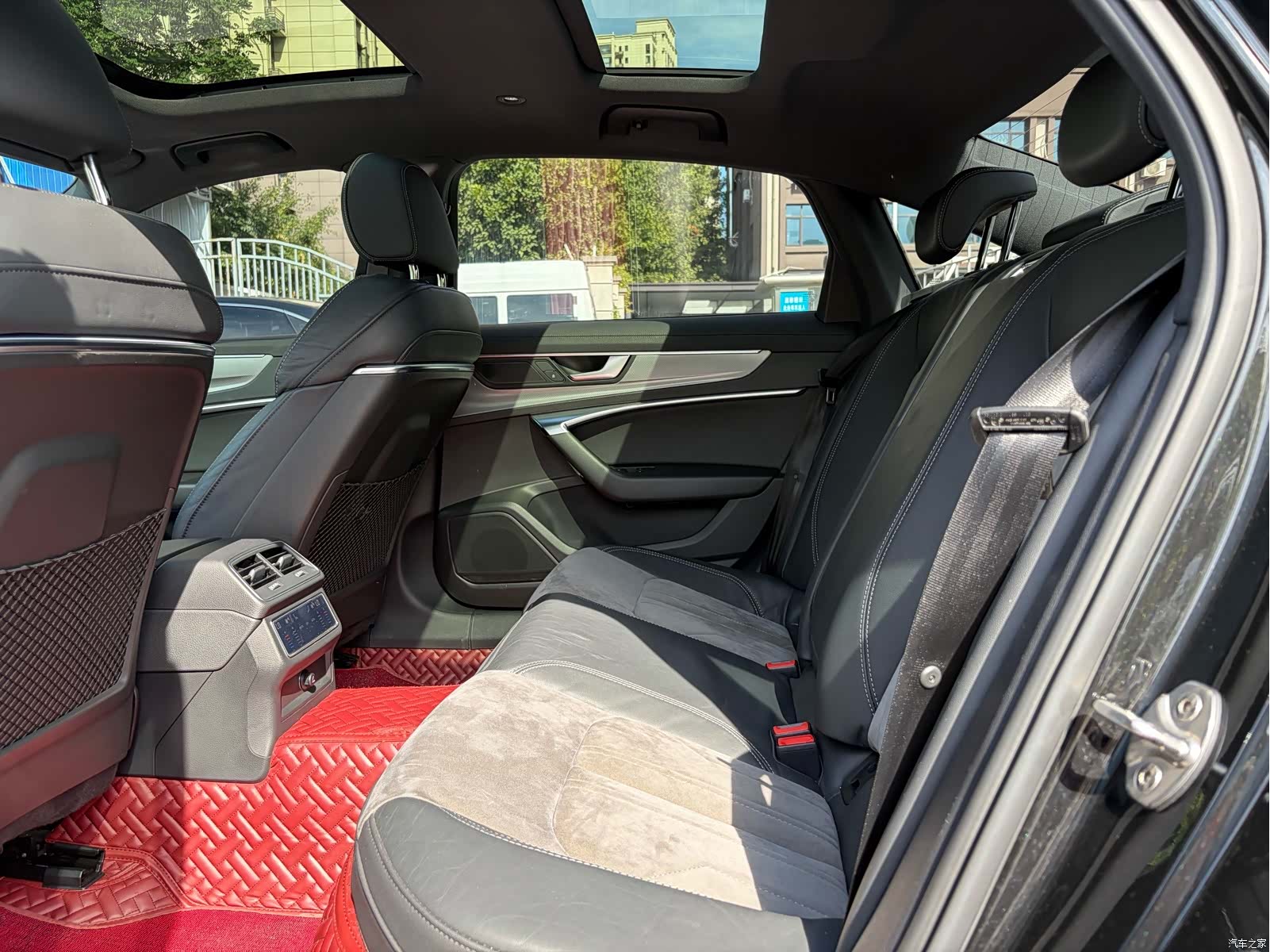 Audi A6L, 2021 все фото