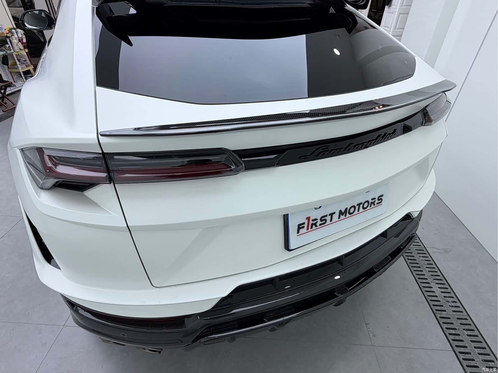 Lamborghini Urus, 2024 3