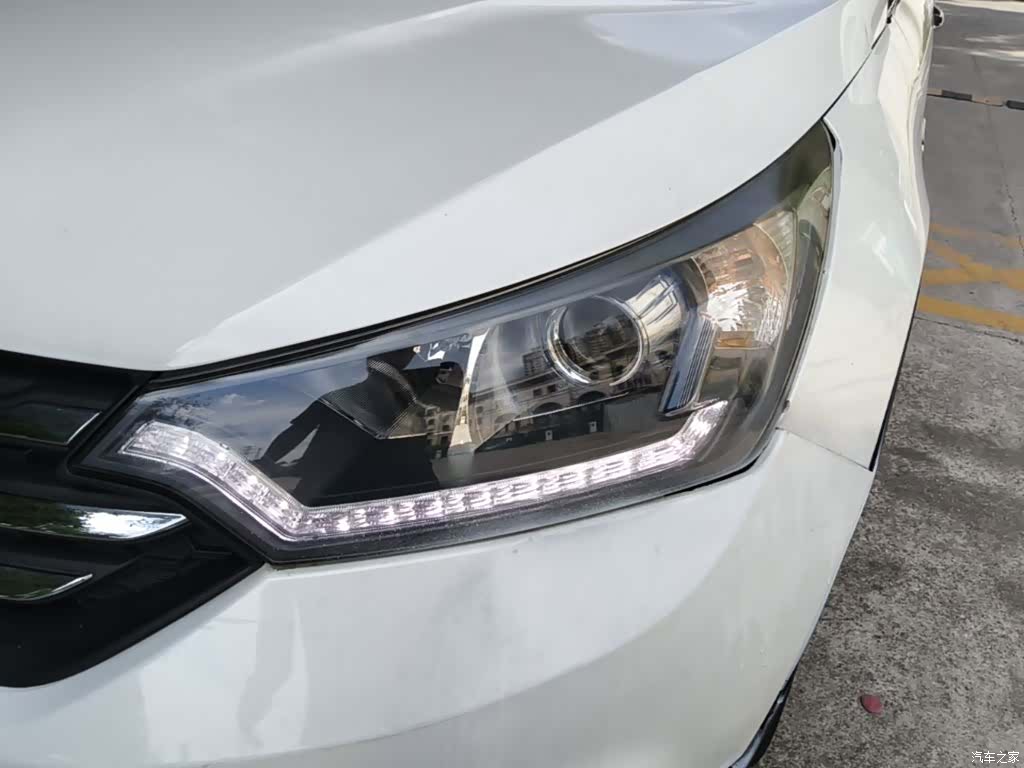 DongFeng AX7, 2017 24