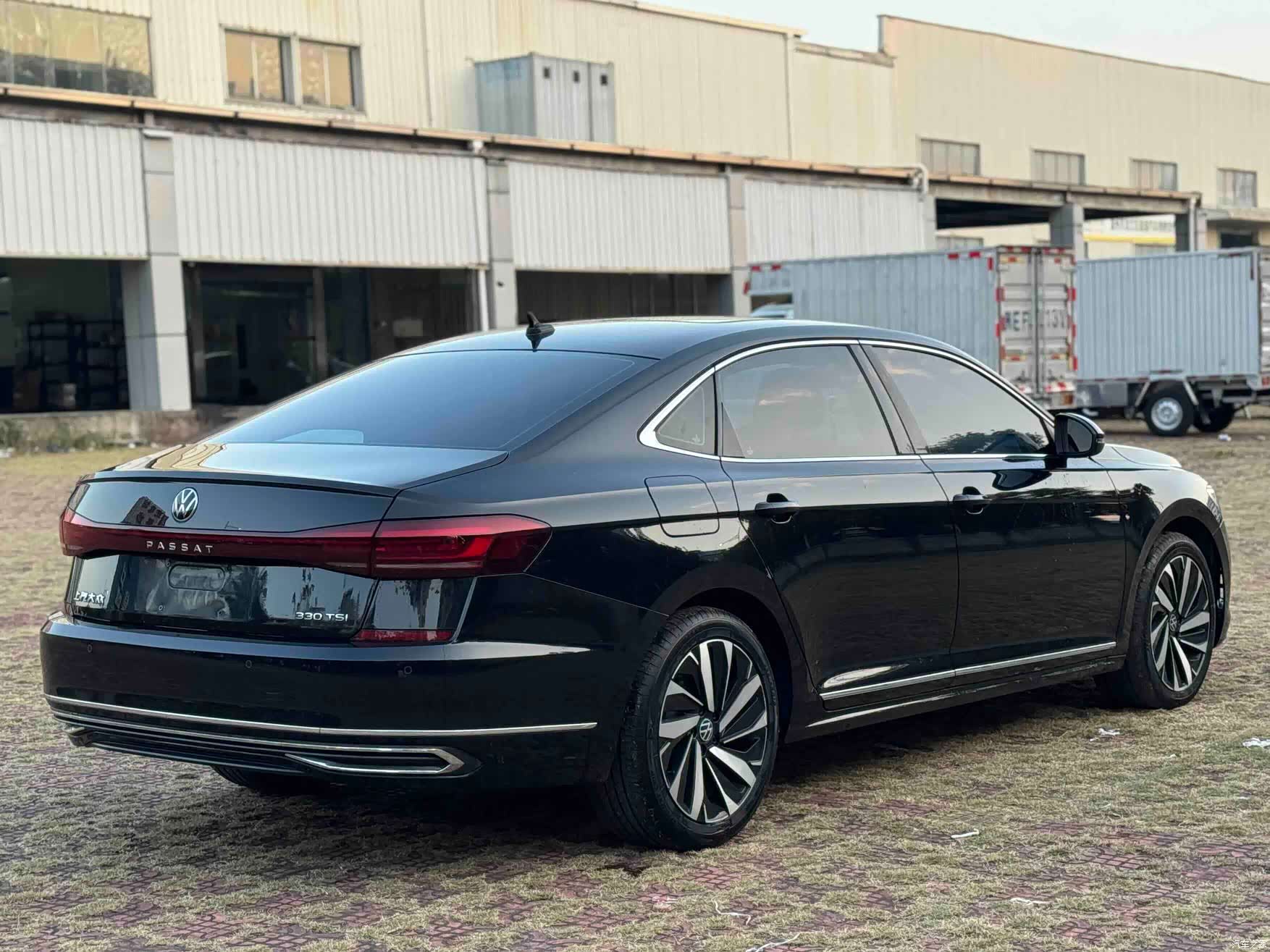 Volkswagen Passat, 2022 9