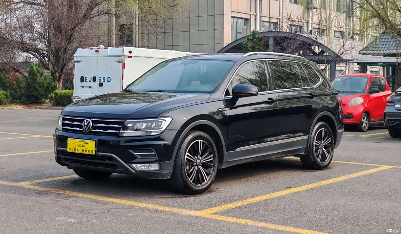 Volkswagen Tiguan L, 2020 1