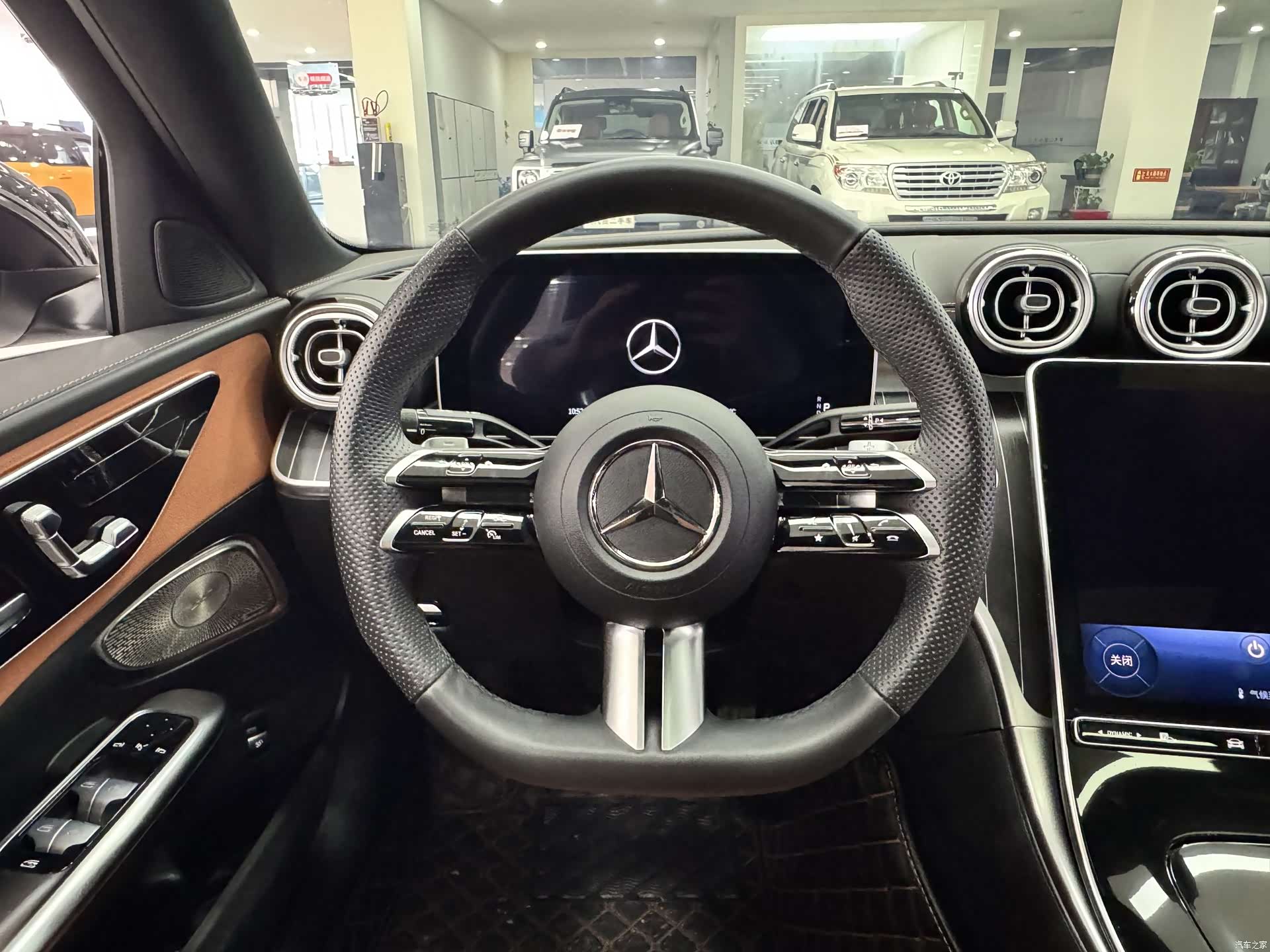 Mercedes-Benz C-Class, 2023 11