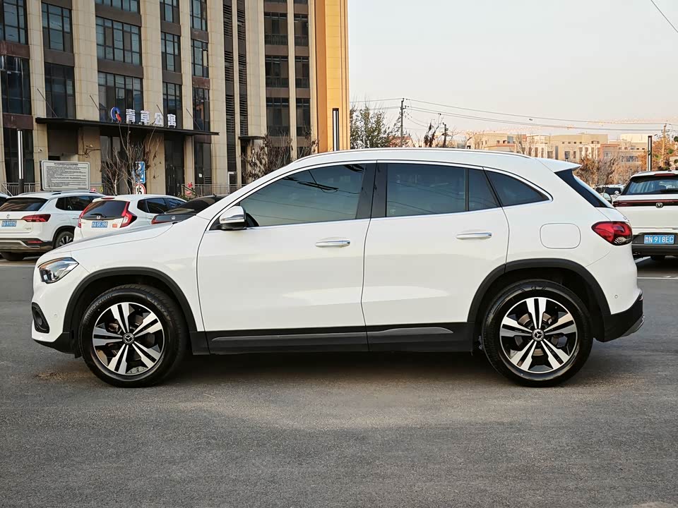 Mercedes-Benz GLA