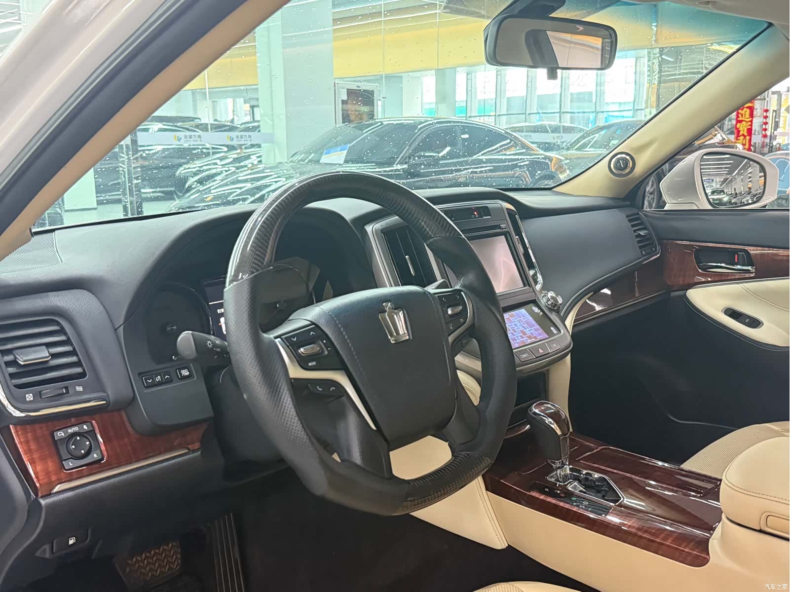 Toyota Crown, 2016 4