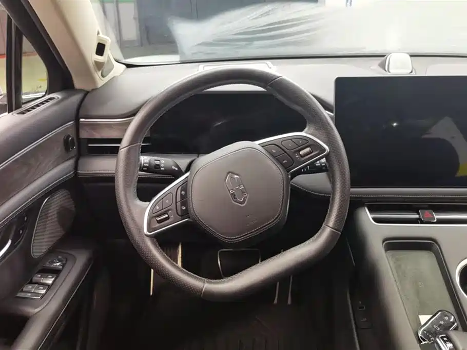 AITO Ask the world M5