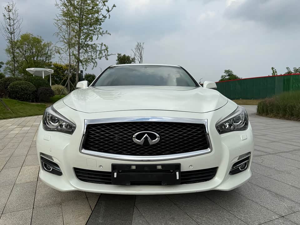 Infiniti Q50L