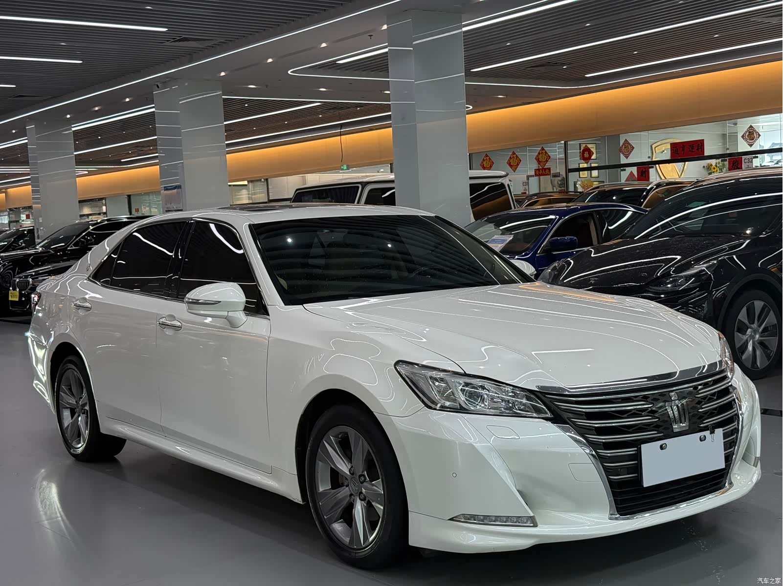 Toyota Crown, 2016 3