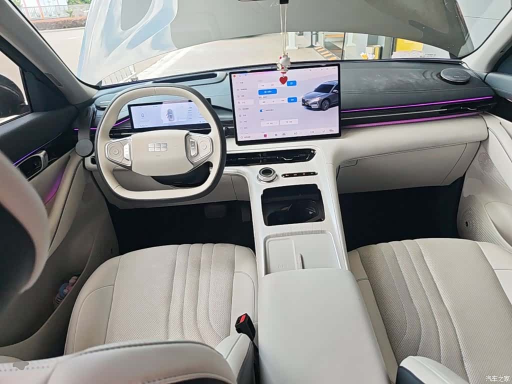 Geely Galaxy E5, 2025 10