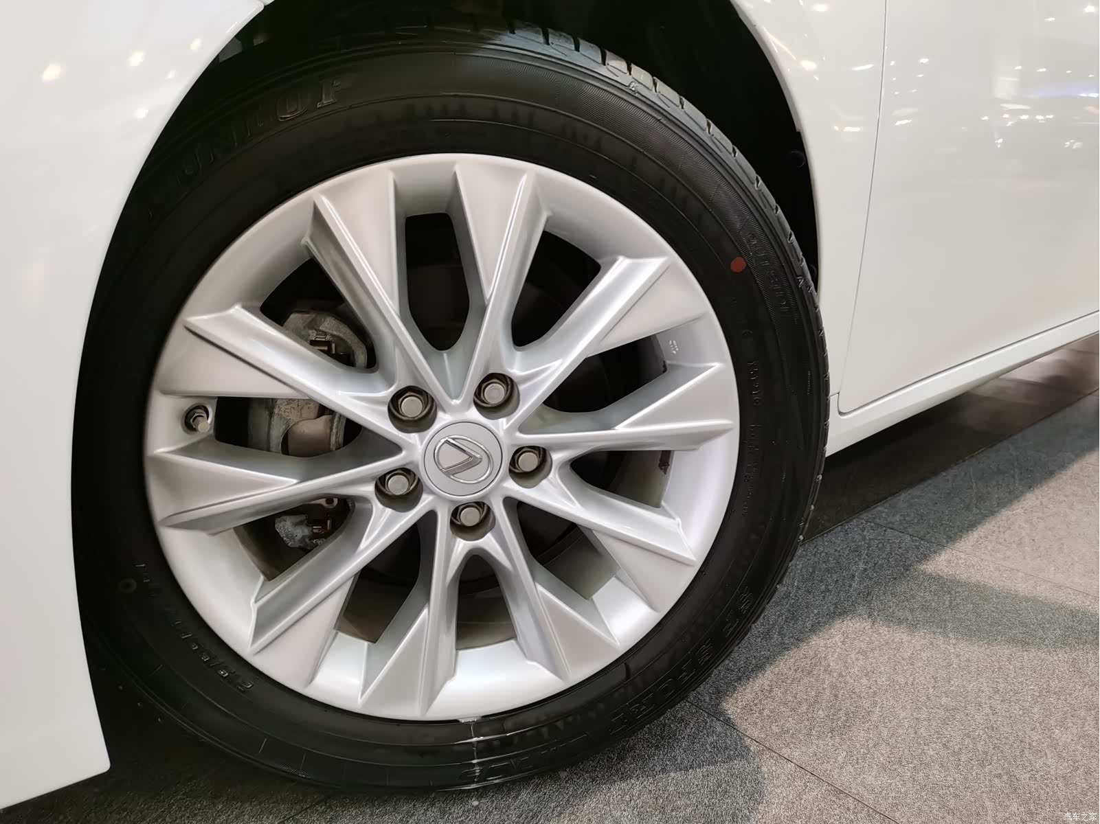 Lexus ES, 2015 14