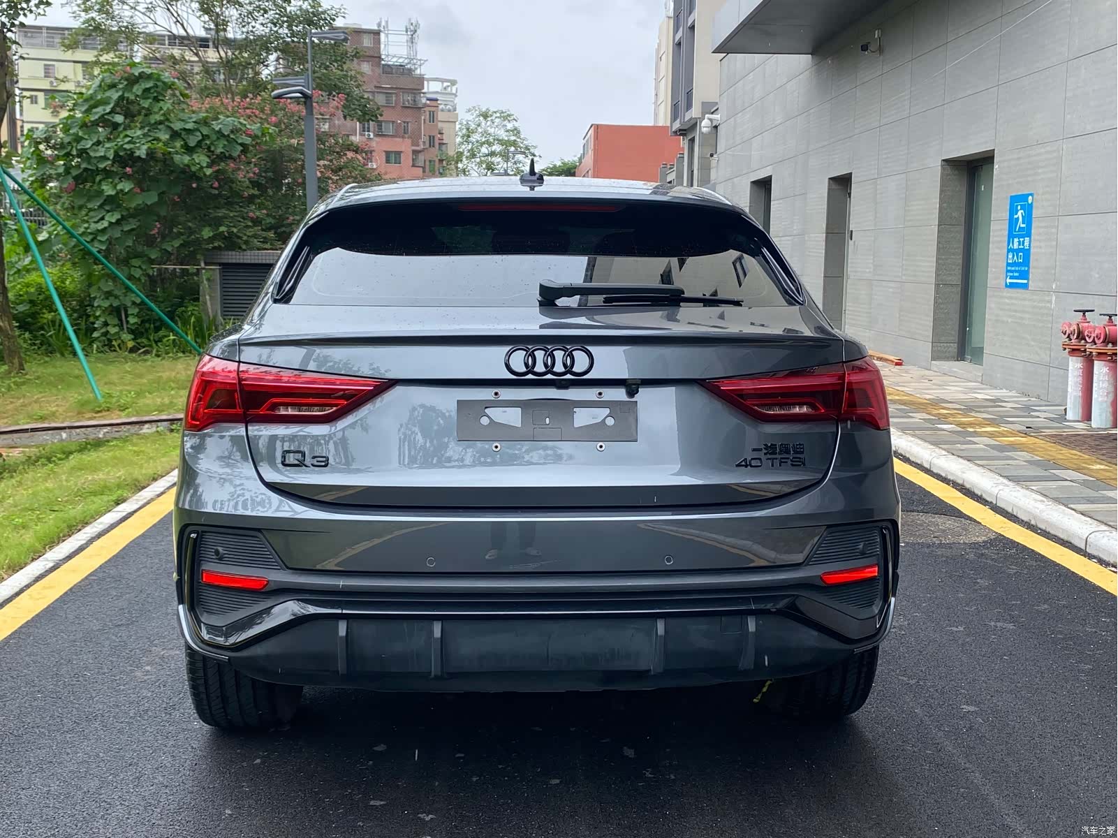Audi Q3, 2023 4