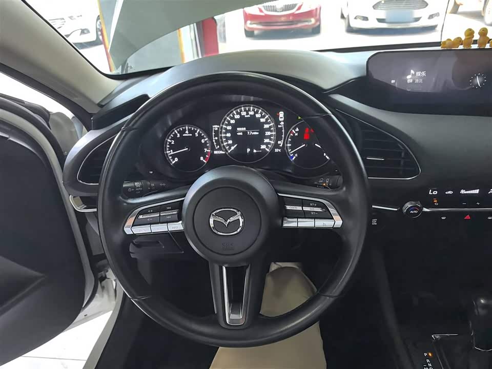 Mazda 3 Angkesaila