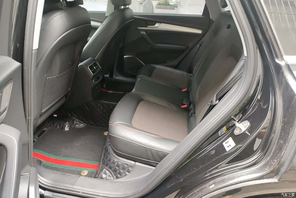 Audi Q5L, 2021 11