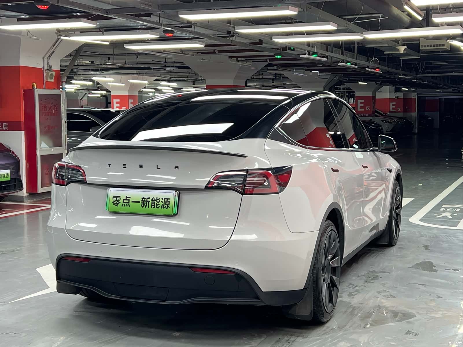 Tesla Model Y, 2022 13