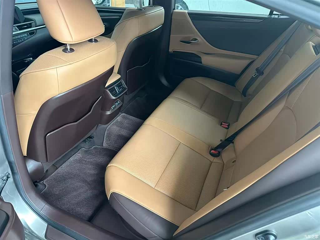 Lexus ES, 2020 6