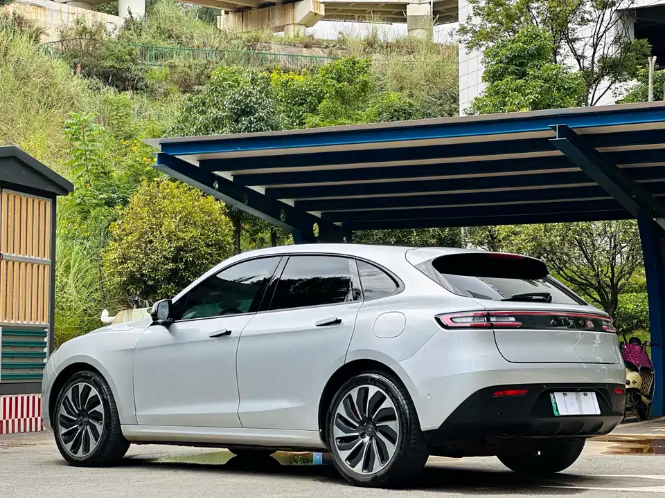 AITO Ask the world M5