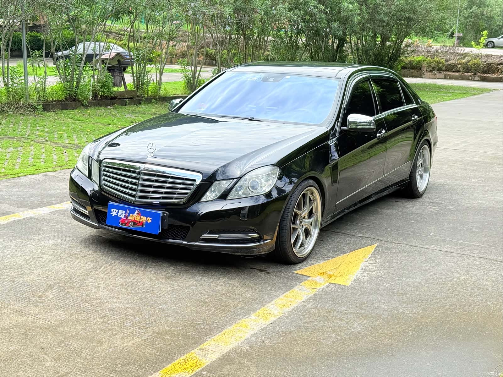Mercedes-Benz E-Class, 2011 1